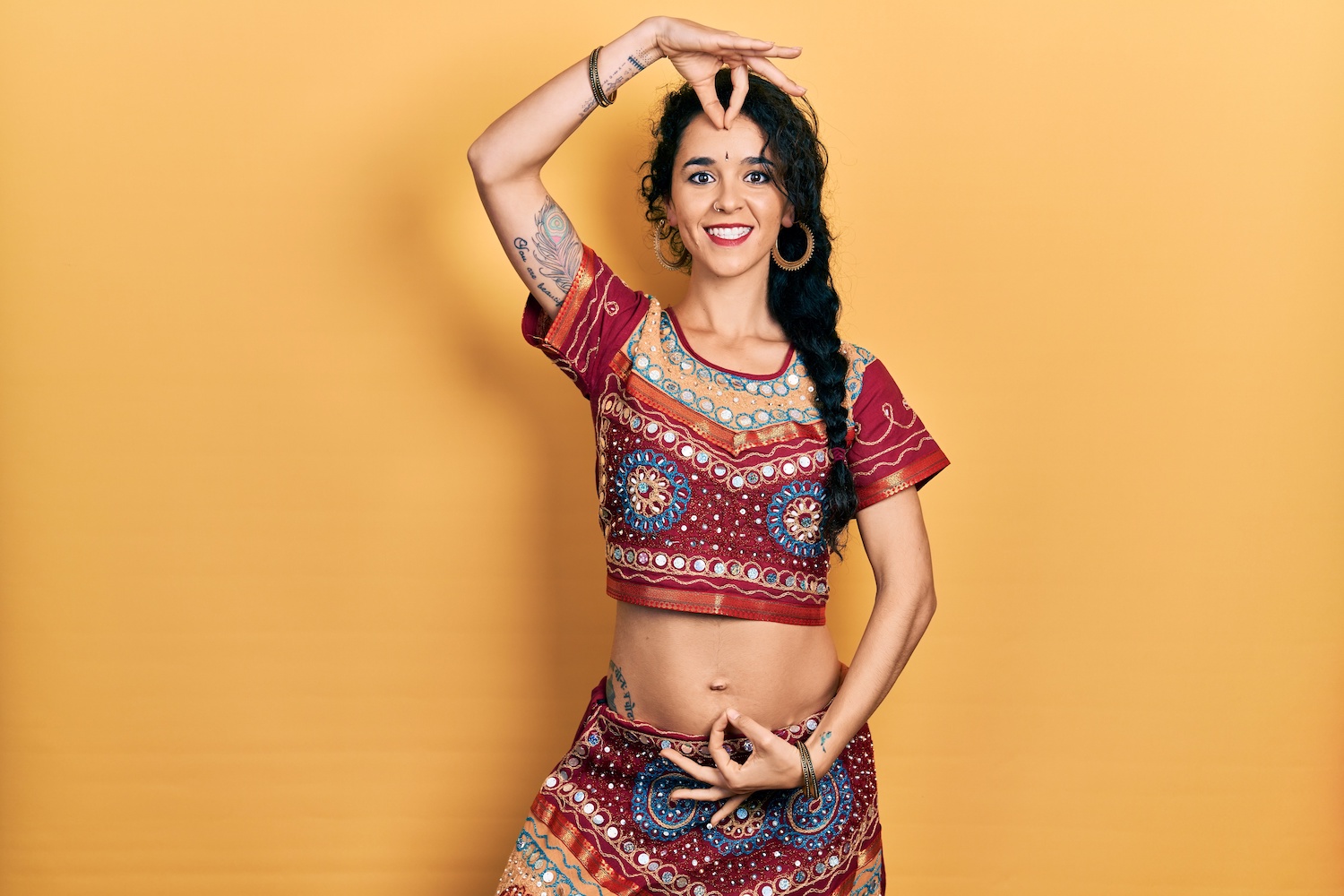What do belly dancers wear?