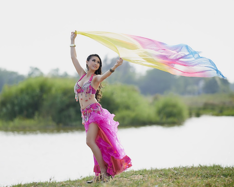 woman-6705067_960_720